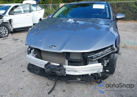 2021 Kia K5 Lxs z USA, uszkodzony, nr VIN 5XXG14J22MG027059